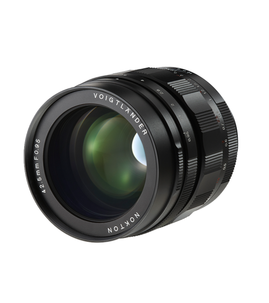 Voigtländer Nokton 42.5mm F0.95 MFT Mount Lens