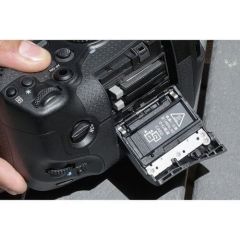Canon EOS R1 Aynasız Fotoğraf Makinesi (RF Mount)